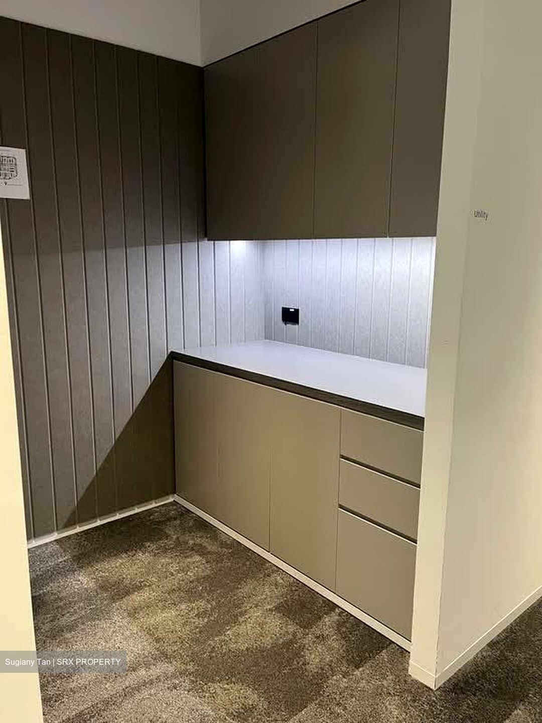 Woods Square (D25), Office #575766481